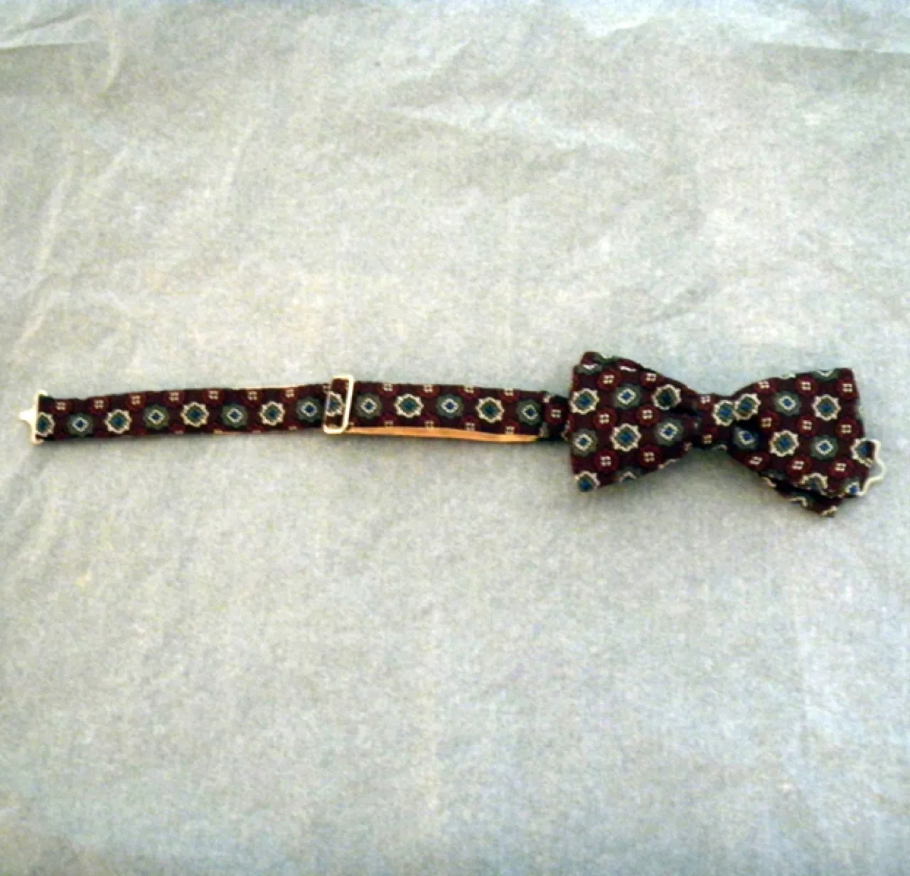 (2) A nineteenth-century bow tie